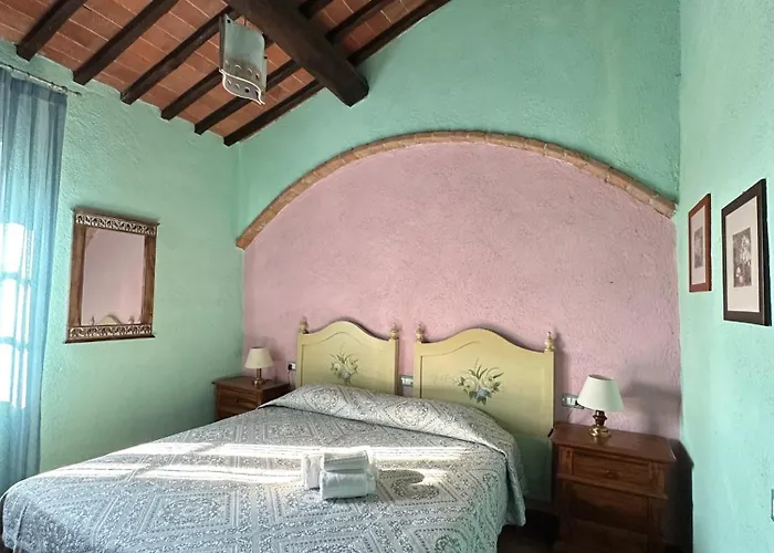 Borgo Tignano Casole dʼElsa